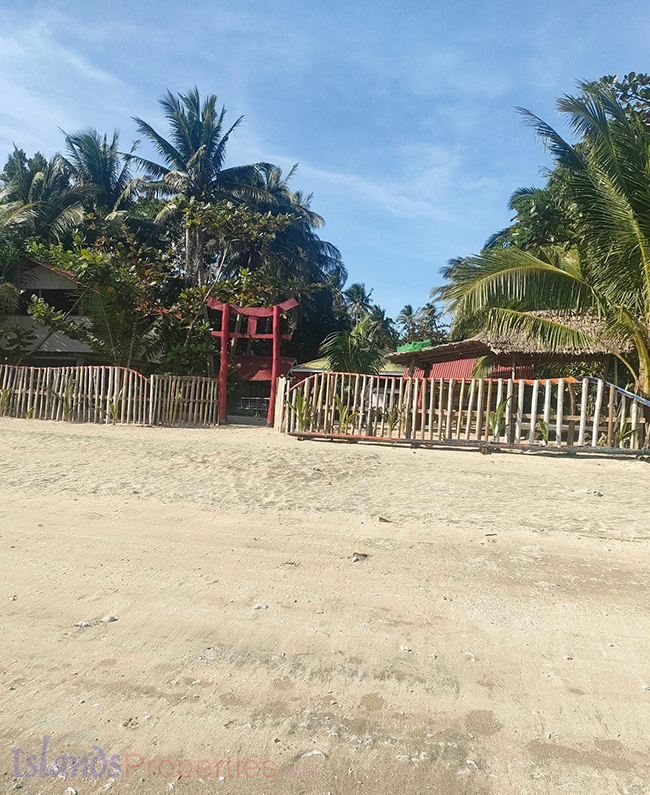 beachfront fence