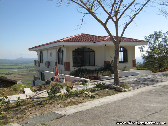 Exclusive Overlooking Residential Lot for Sale (House not included)