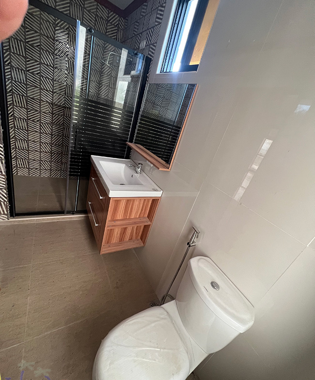 Brand New Beach Villa Near Boracay Beautiful and clean bathroom