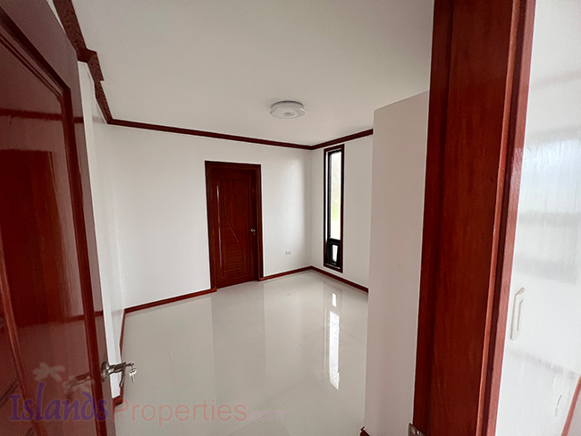 Brand New Beach Villa Near Boracay Beautiful and clean room