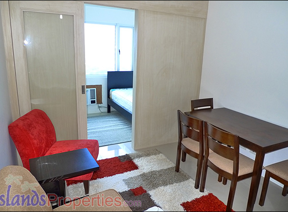 CONDO UNIT FOR SALE UP-DILIMAN AREA (Code: CD-8000)