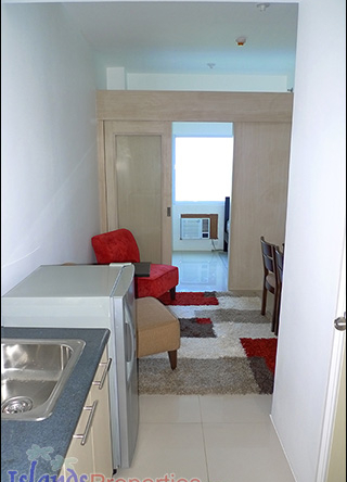 CONDO UNIT FOR SALE UP-DILIMAN AREA (Code: CD-8000)
