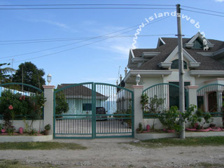 8 Bedroom Resort Style Home A 3 storey property with a large outdoor swimming pool, entertaiment area, and maid quarter.