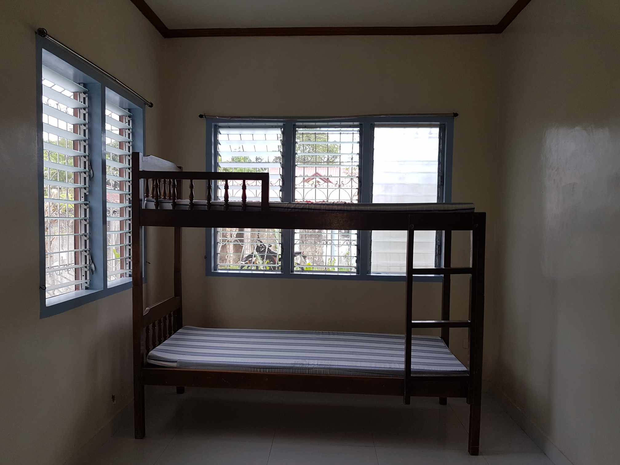 3 Bedrooms House for Rent in Dumaguete