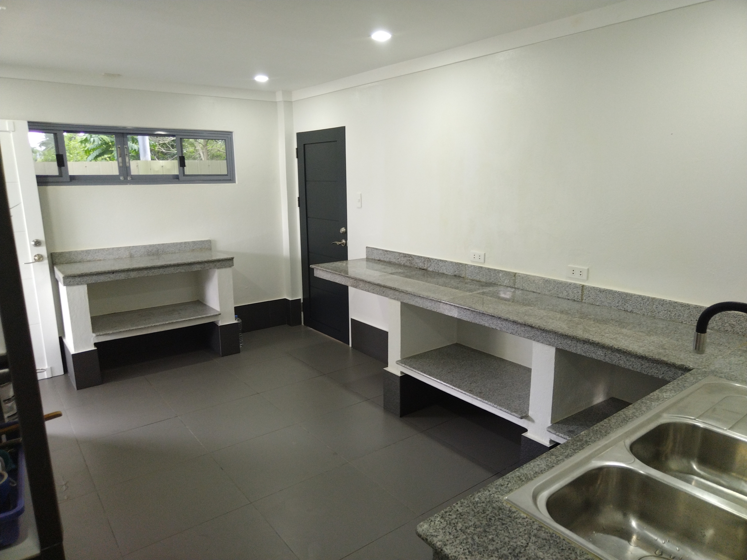 Fitness retreat for sale, in Central Panglao (CM-9303)